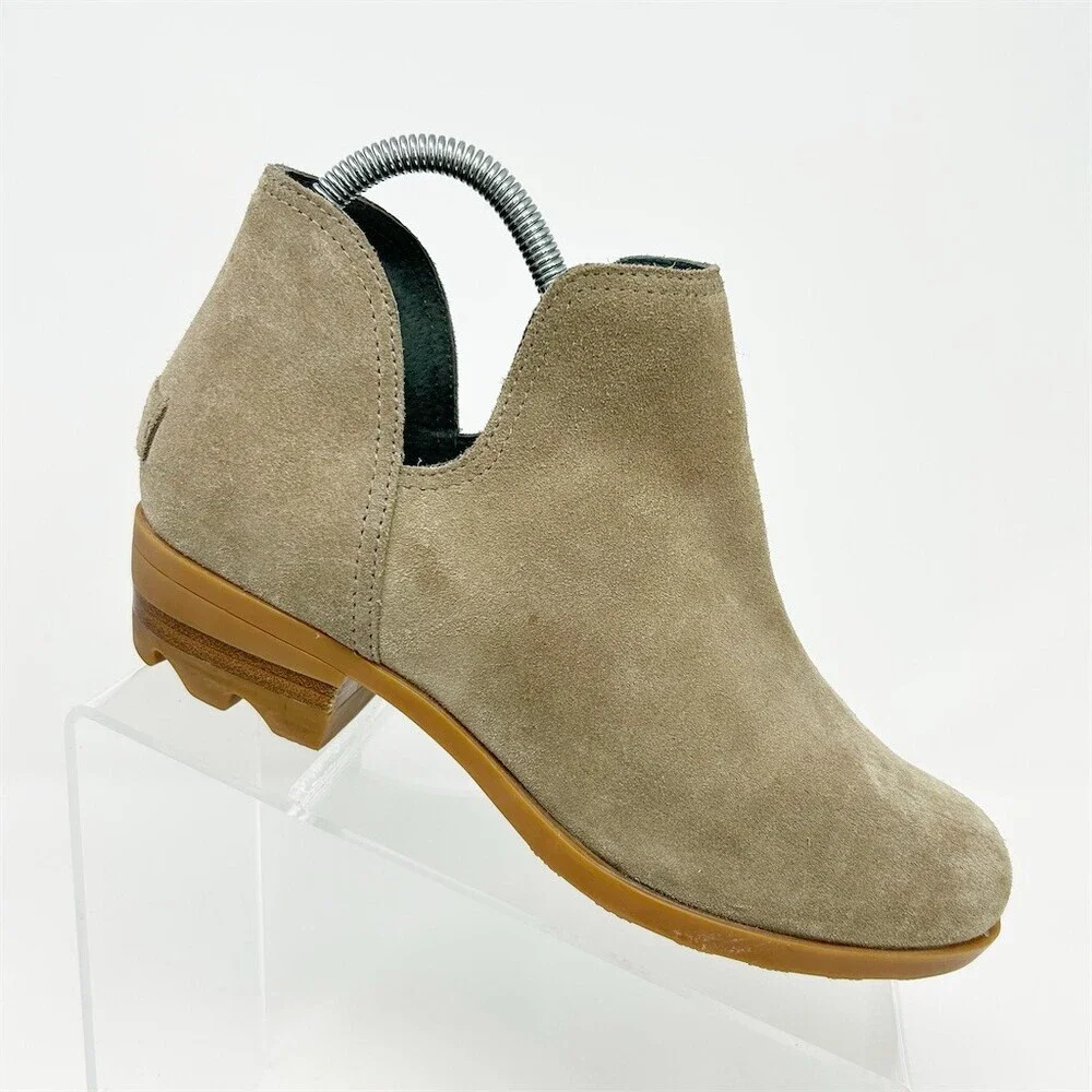 SOREL Lolla II Cut Out Ankle Booties Womens Beige Slip-On Lug Sole Size 7